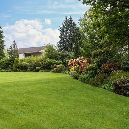 Ravelston Heights Проживание в семье