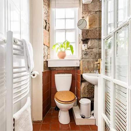 Edinburgh, Deanvillage Cosy Hideaway * Edynburg