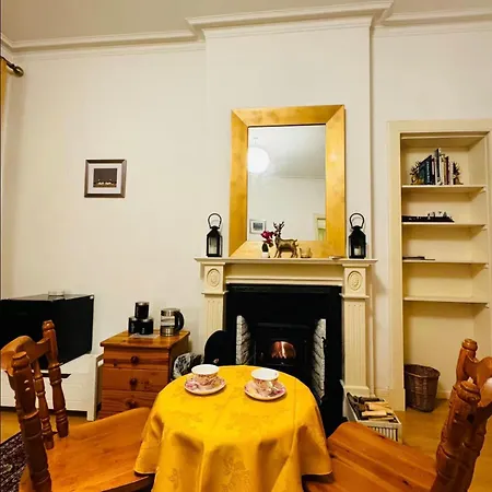 Charming With Private Bathroom In Centre * אדינבורו