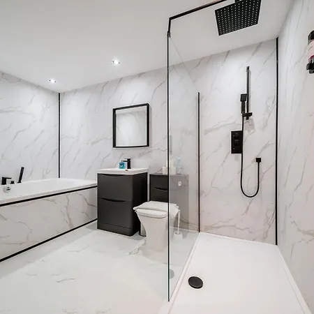 Mcdonalds House 12 Guests 10 Beds 15' Centre *