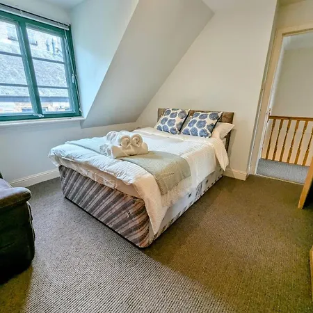 Center Gem-4bd House! Feriehus Edinburgh
