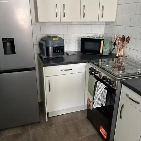 בית אירוח In Shared Flat אדינבורו