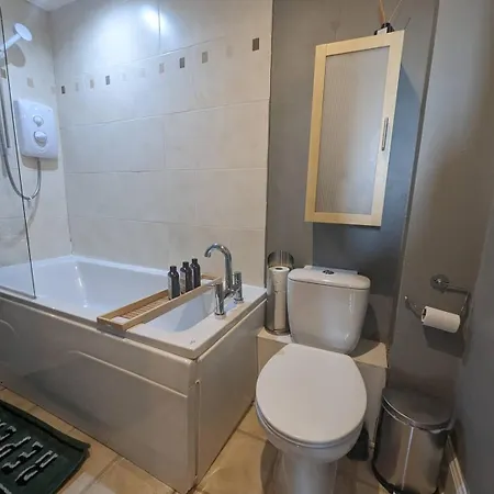 Cosy 1 Bedroom Flat Close To Centre