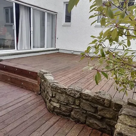 Bedroom In A 4 Bed House, Direct Bus To Center, Silver Holiday home