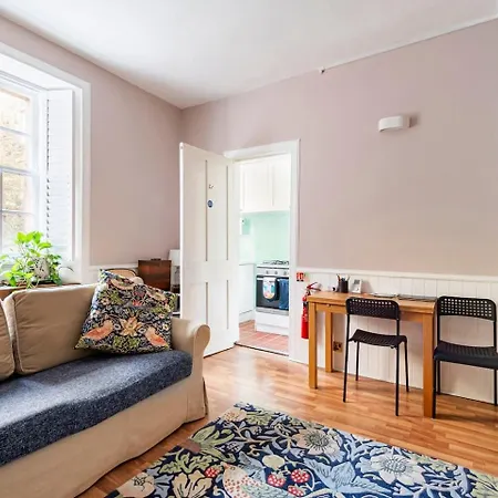 Edinburgh, Deanvillage Cosy Hideaway *