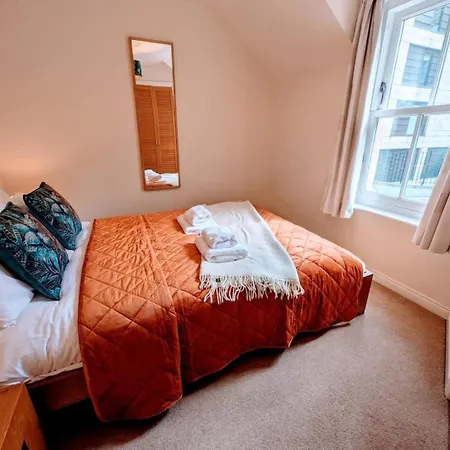 בית נופש Charming Center With Free Parking אדינבורו