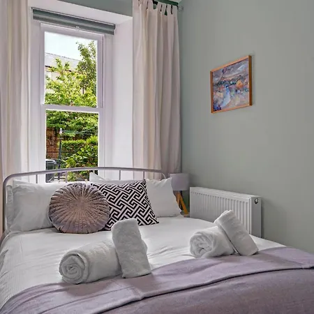 Stylish 2-bed Garden * Edinburgh