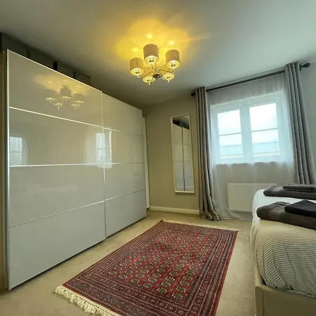 Entire 3 Bedroom House In Suburban Area *