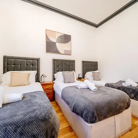 בית נופש Monty's - 10 Guests 7 Beds Centre אדינבורו