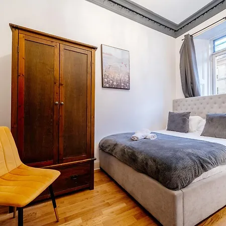 Monty's - 8 Guests 7 Beds Centre *