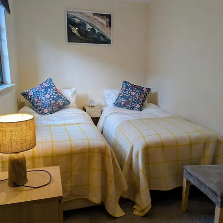 בית נופש Center Gem-4bd House!