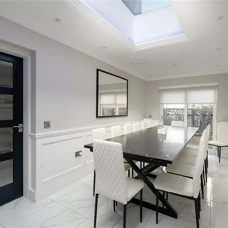 Luxury Waterfront Retreat For Groups *