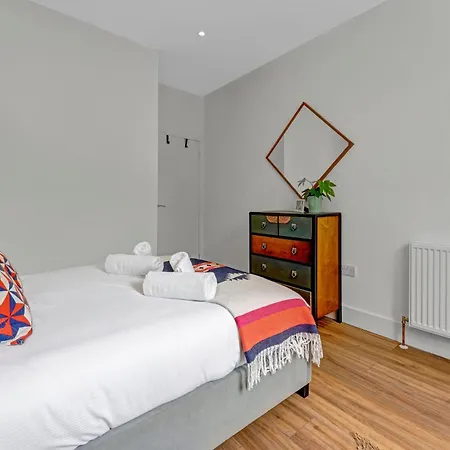 Villa Stylish 2-bed Garden *