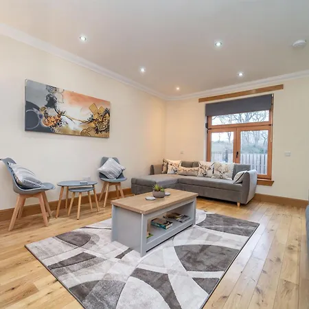 Дом отдыха Family Friendly 3br Townhouse With 6 Beds And Parking