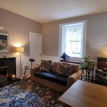 Feriehus Edinburgh, Deanvillage Cosy Hideaway *