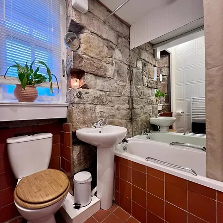 Edinburgh, Deanvillage Cosy Hideaway * Edynburg