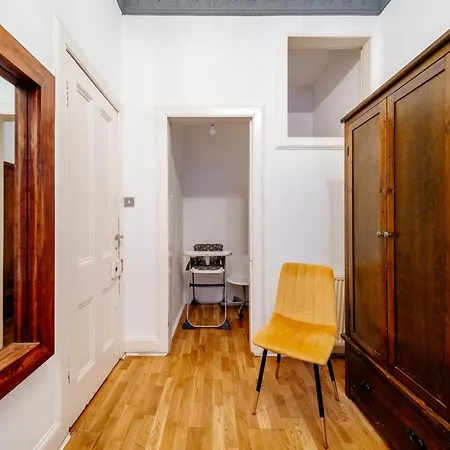 Monty's - 10 Guests 7 Beds Centre בית נופש