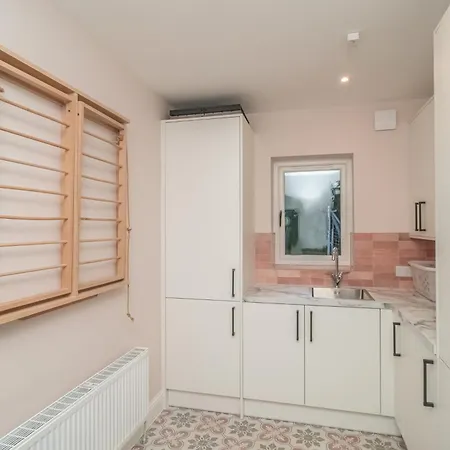 Spacious 5-bed With Garden Parking - Pass The Keys Σπίτι διακοπών Εδιμβούργο