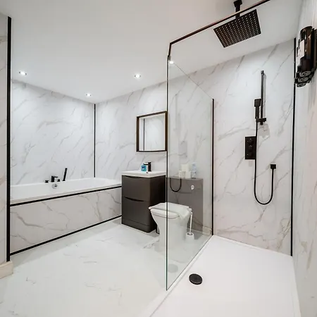 Mcdonalds House 12 Guests 10 Beds 15' Centre * Edynburg