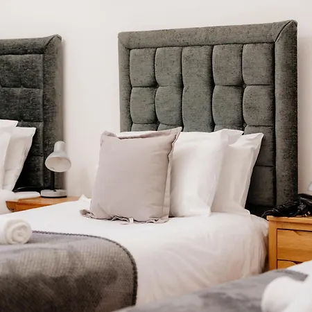 בית נופש Monty's - 10 Guests 7 Beds Centre *