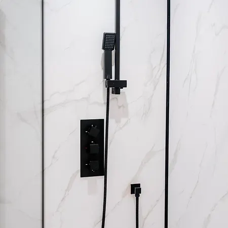 Mcdonalds House 12 Guests 10 Beds 15' Centre