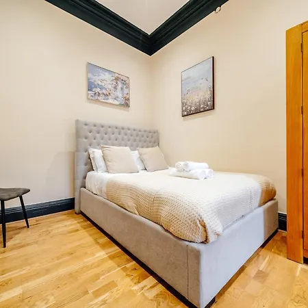 Dom wakacyjny Mcdonalds House 12 Guests 10 Beds 15' Centre *