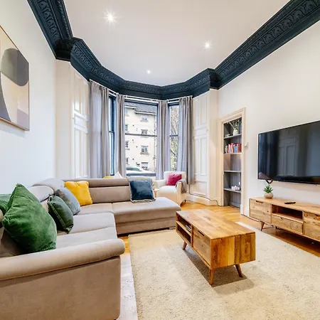 Mcdonalds House 12 Guests 10 Beds 15' Centre