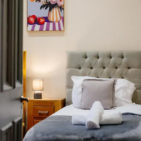 Dom wakacyjny Mcdonalds House 12 Guests 10 Beds 15' Centre