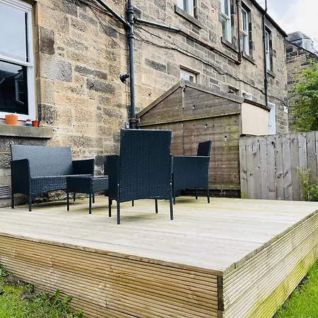 Stylish 2-bed Garden Villa