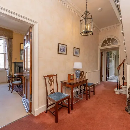 Floor, Central, Spacious, Period With Park Views Apartman Edinburgh