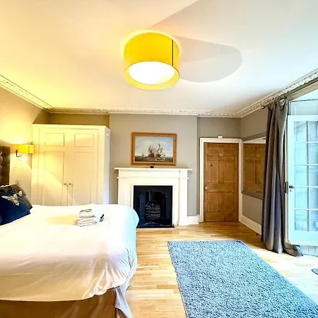 公寓 Cozy 1 Bed Garden Flat In The New Town Centre *