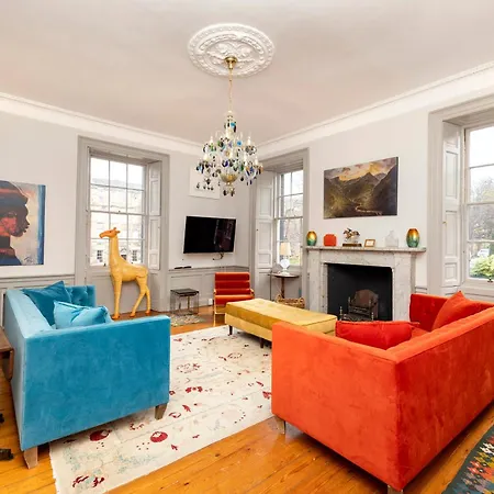 Luxury Family Flat In New Town דירה *