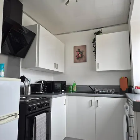 Cozy 2Bdr Apartment Close To Edinburgh City Free Parking Fast Wi-Fi