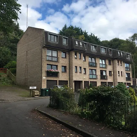 Tranquil 2 Bed Flat, Free Parking, Near Murrayfield & Centre Edinburgh