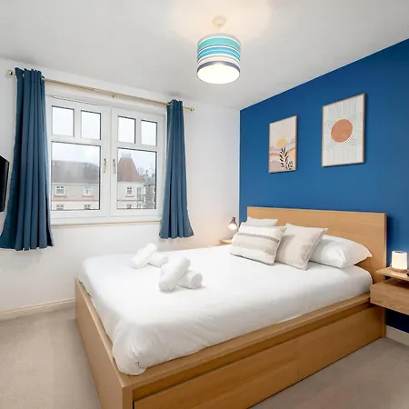Stylish 2-bed Flat With Balcony Near Haymarket - Pass The Keys Appartement *