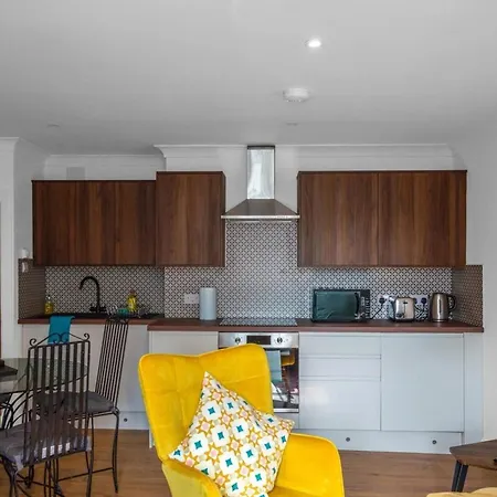 Stylish 1br Urban Stay, Centre