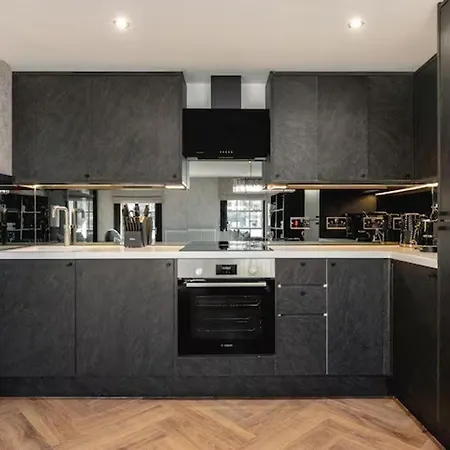 Near Transport - Fireplace - Wifi - Sleeps 2 Apartmán *