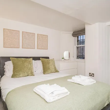 Apartman Georgian Elegance With Patio Garden West End - Pass The Keys Edinburgh