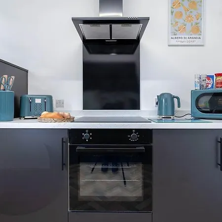 Fraser Apartment- 2 Bedrooms Inverleith, 에든버러