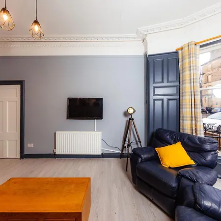 Calton Hill City-centre 3 Bdrm Эдинбург