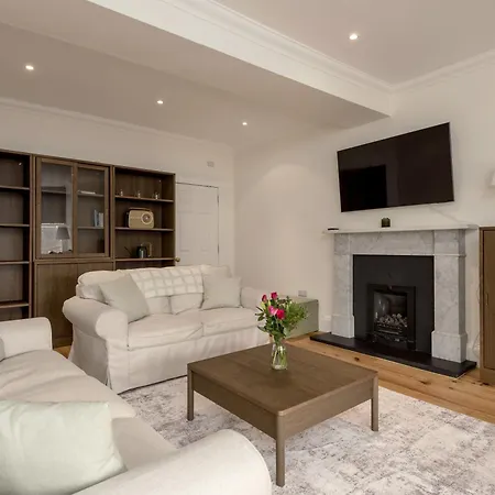 Elegant 2-bedroom In New Town Near Princes Street Апартаменты Эдинбург