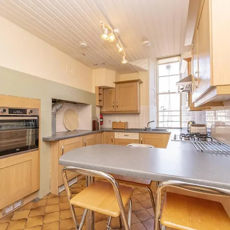 Floor, Central, Spacious, Period With Park Views Edinburgh