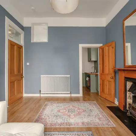Quiet 1-bed Flat By The Meadows אדינבורו