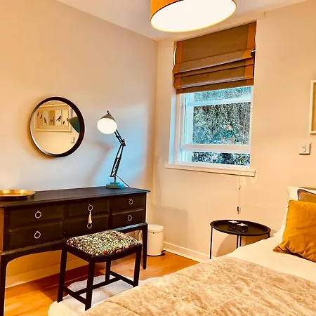 דירה Castle View Retreat