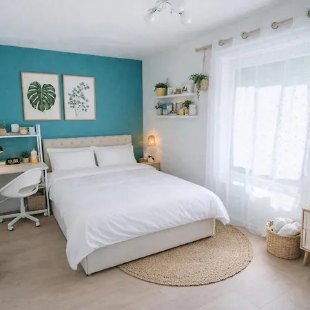 Holyrood Holidays Apartment