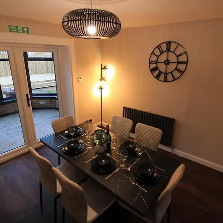West Luxury 5 Bedroom * Edynburg