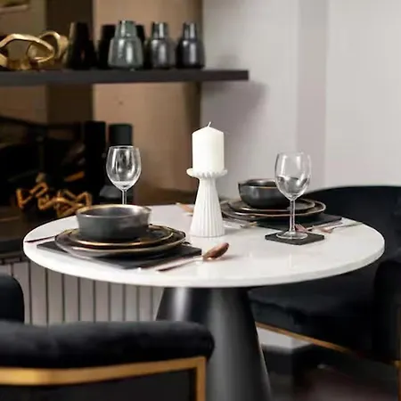 Near Transport - Hot Tub - Fireplace - Sleeps 2 Appartement Édimbourg