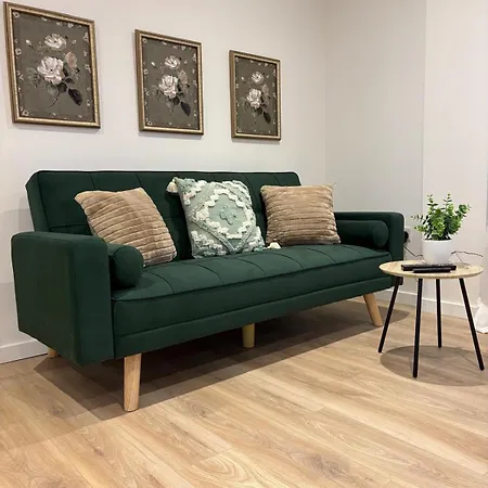 דירה 7 Min From Airport 2 Bedroom אדינבורו