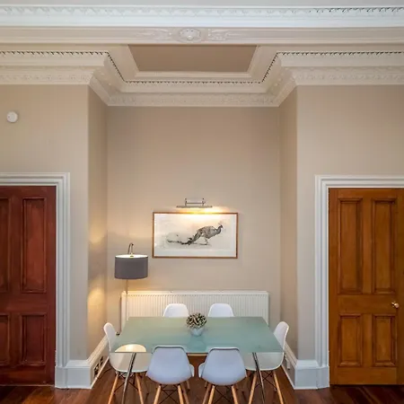 Georgian Elegance With Patio Garden West End - Pass The Keys