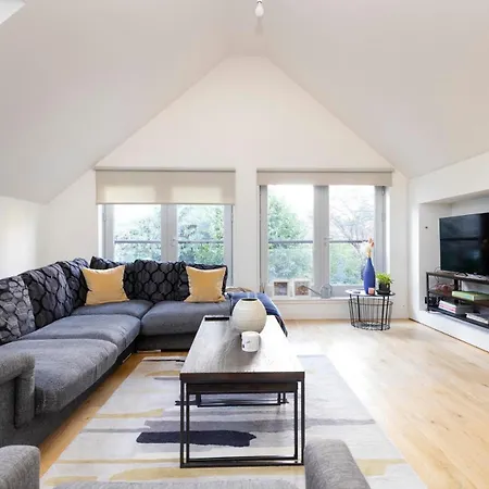 아파트 Chic 3-bedroom 2-storey House Near Centre With Free Parking 에든버러